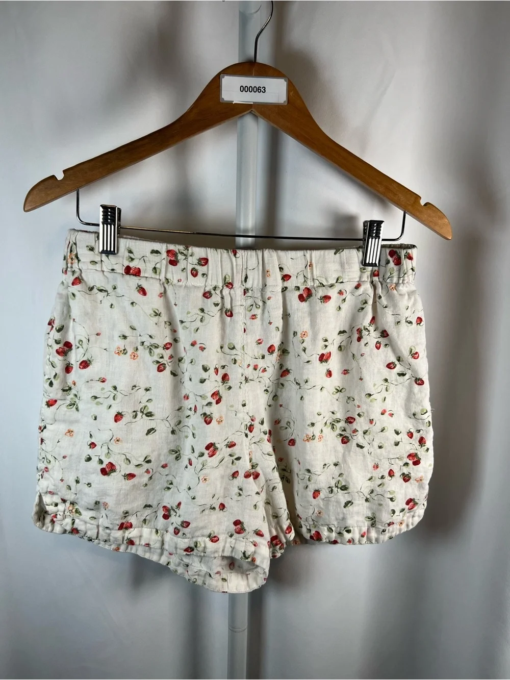 Garnet Hill 100% Linen Strawberry Print Pull On Shorts Womens Small Cottagecore